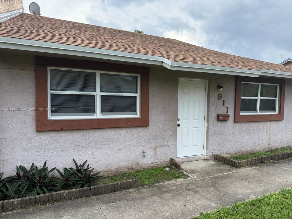 Recently Rented: $1,800 (2 beds, 2 baths, 1020 Square Feet)