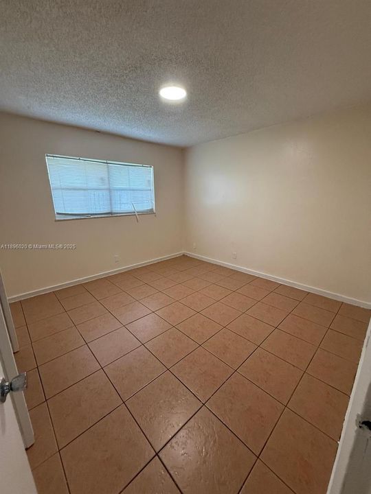 Recently Rented: $1,800 (2 beds, 2 baths, 1020 Square Feet)