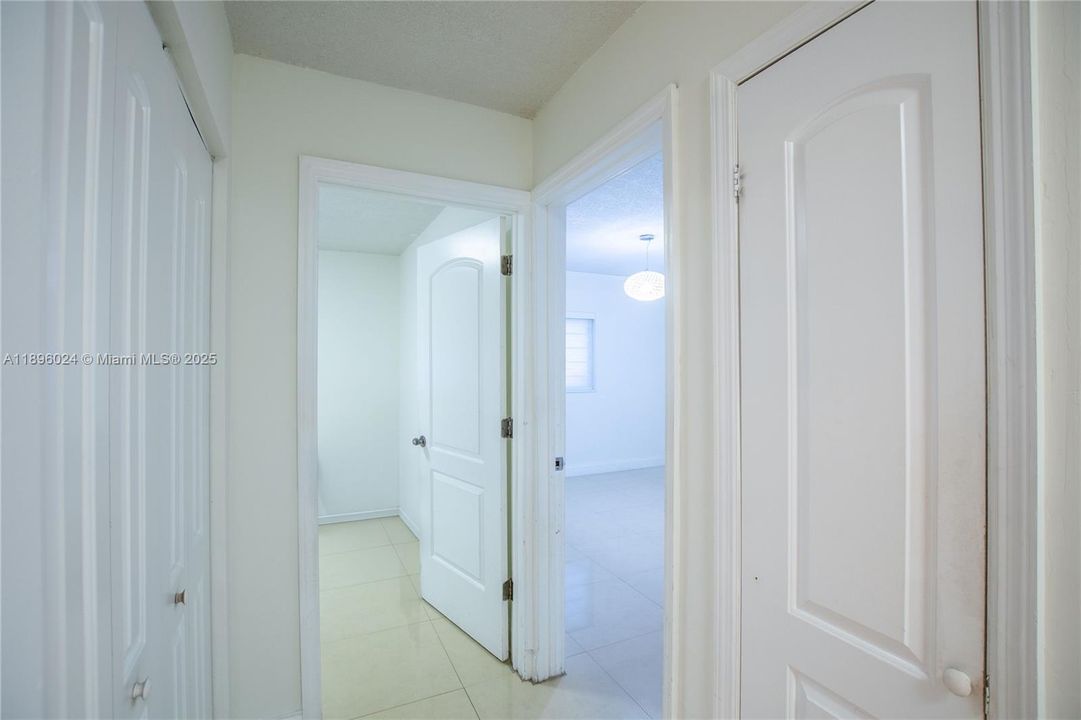 For Sale: $1,270,000 (4 beds, 2 baths, 1978 Square Feet)