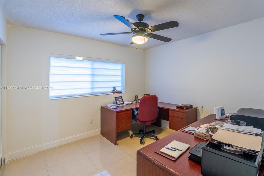 For Sale: $1,270,000 (4 beds, 2 baths, 1978 Square Feet)