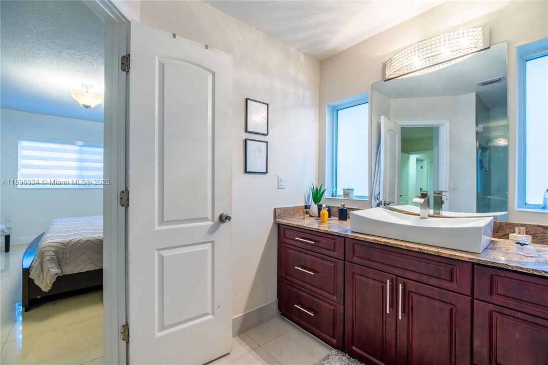 For Sale: $1,270,000 (4 beds, 2 baths, 1978 Square Feet)