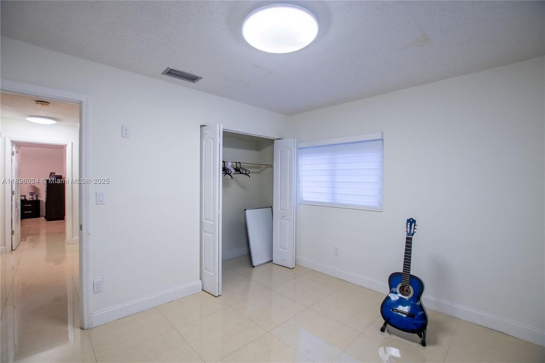 For Sale: $1,270,000 (4 beds, 2 baths, 1978 Square Feet)