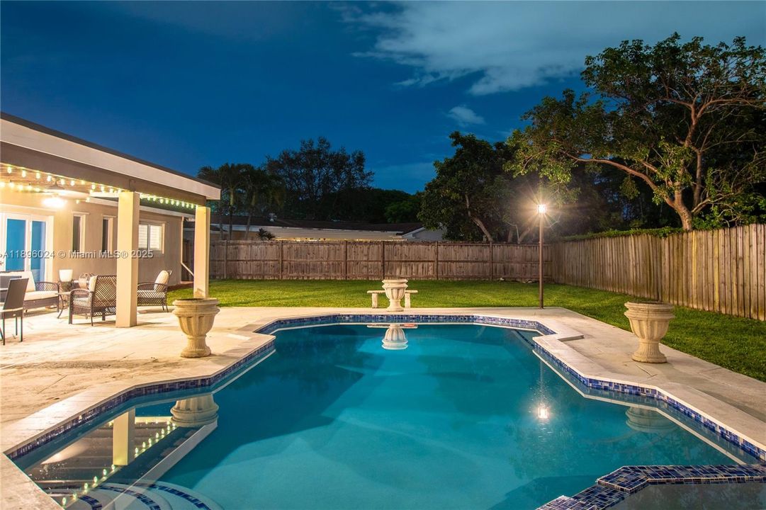 For Sale: $1,270,000 (4 beds, 2 baths, 1978 Square Feet)