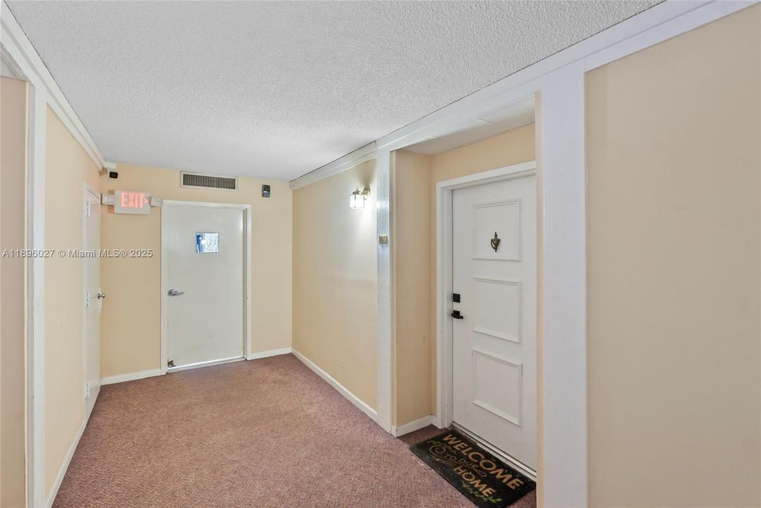 For Sale: $289,000 (2 beds, 2 baths, 1106 Square Feet)