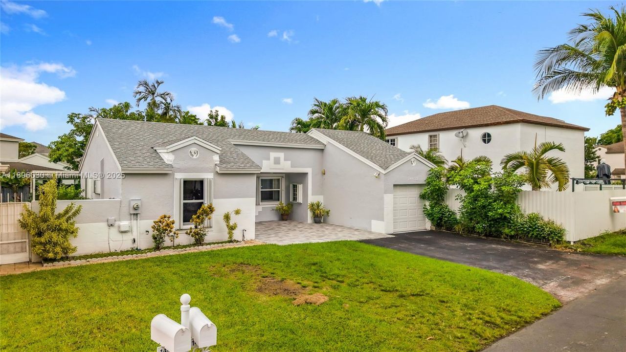 合同活跃: $535,000 (2 贝兹, 2 浴室, 1039 平方英尺)