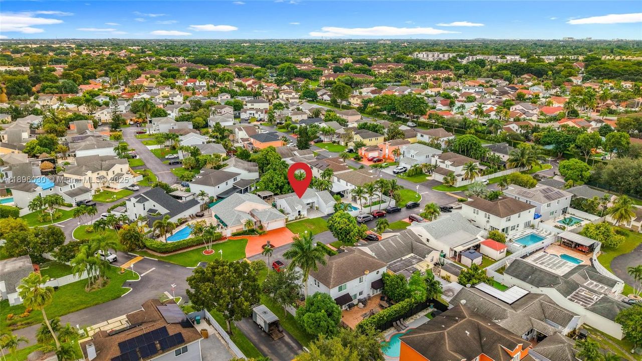 合同活跃: $535,000 (2 贝兹, 2 浴室, 1039 平方英尺)