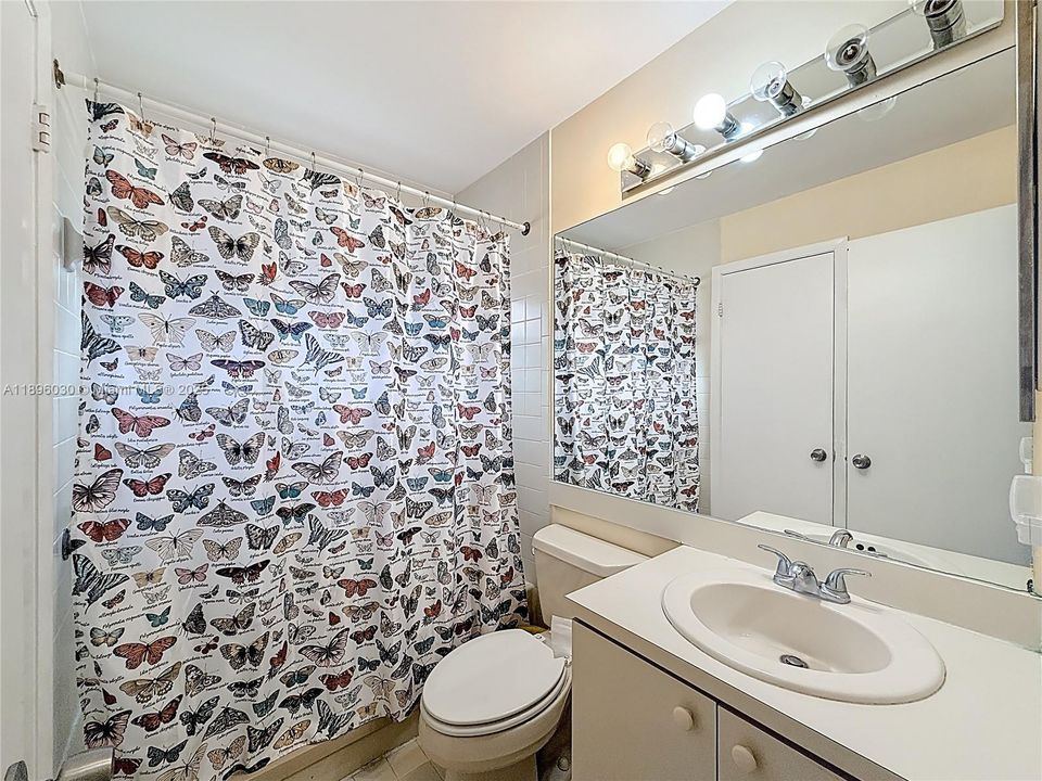 合同活跃: $535,000 (2 贝兹, 2 浴室, 1039 平方英尺)