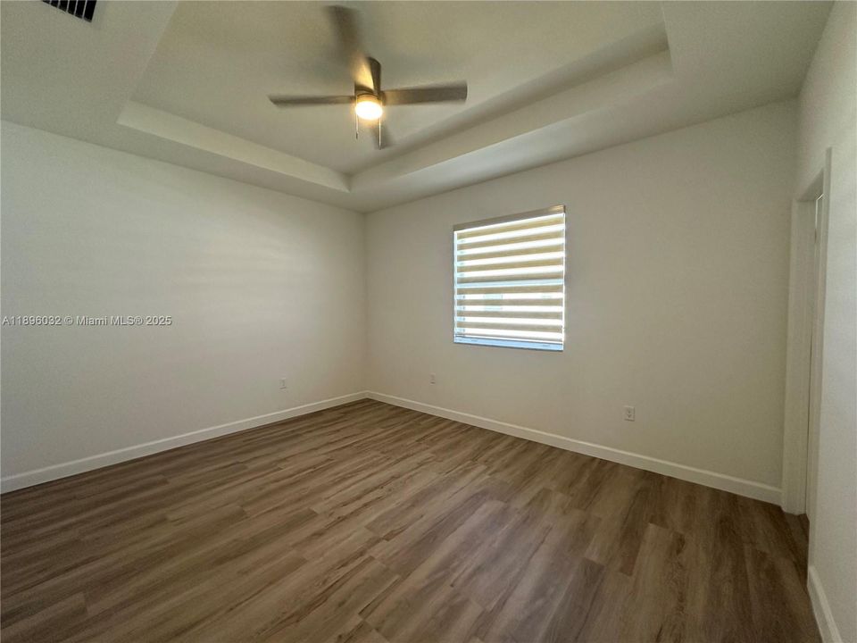 На продажу: $398,000 (3 спален, 2 ванн, 1483 Квадратных фут)