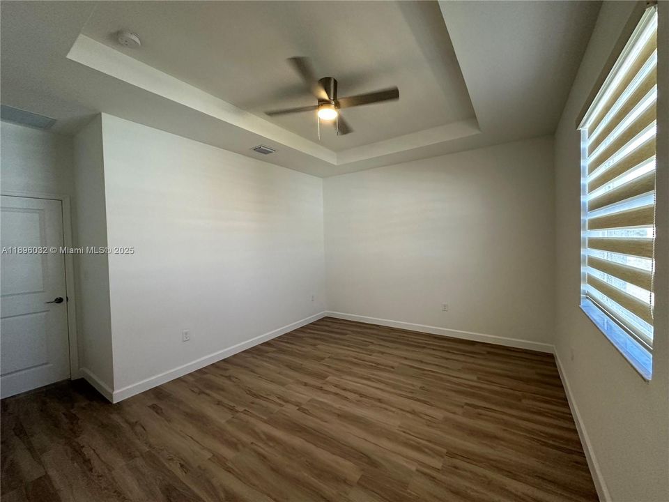 На продажу: $398,000 (3 спален, 2 ванн, 1483 Квадратных фут)