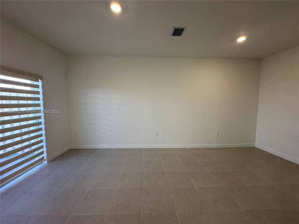 На продажу: $398,000 (3 спален, 2 ванн, 1483 Квадратных фут)