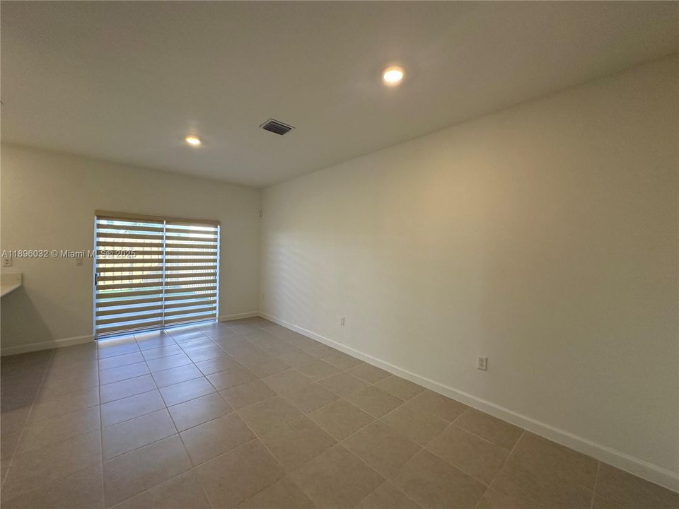 На продажу: $398,000 (3 спален, 2 ванн, 1483 Квадратных фут)