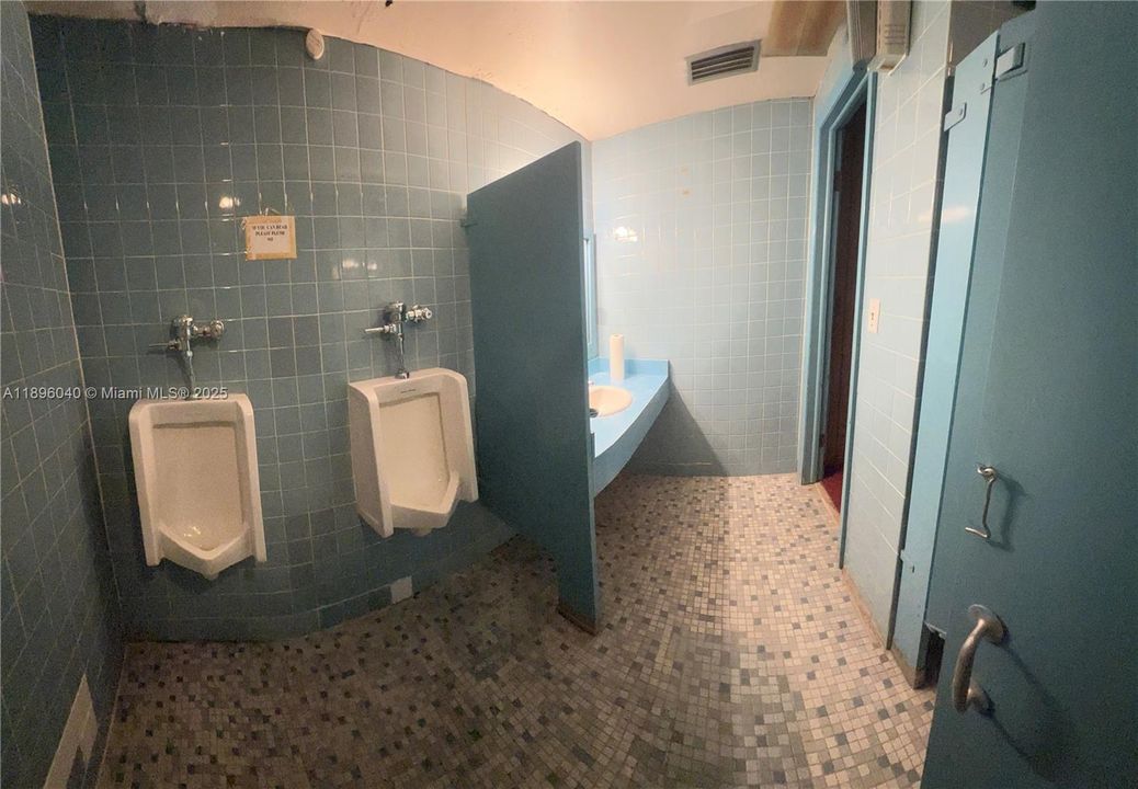 В аренду: $9,500 (0 спален, 0 ванн, 0 Квадратных фут)