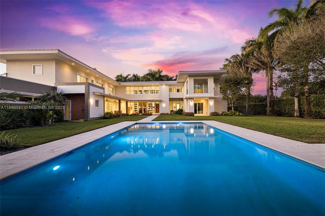 For Sale: $8,400,000 (6 beds, 7 baths, 6970 Square Feet)