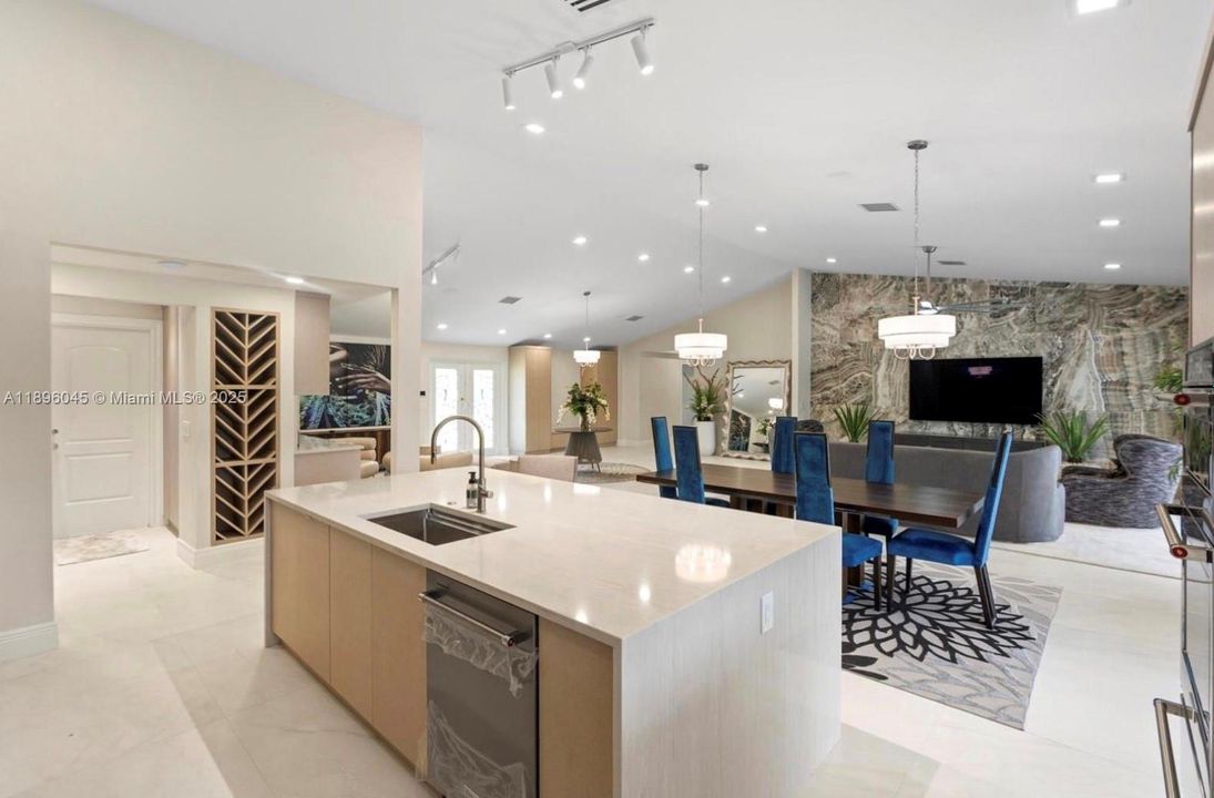 На продажу: $3,999,999 (4 спален, 4 ванн, 3592 Квадратных фут)