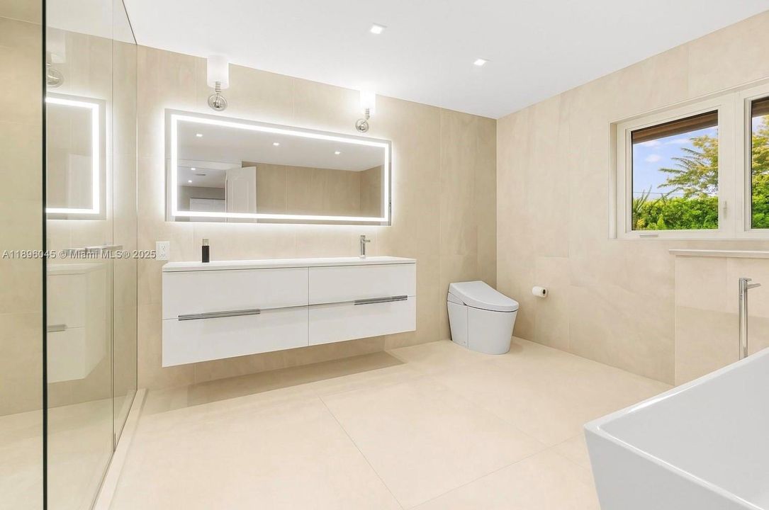 На продажу: $3,999,999 (4 спален, 4 ванн, 3592 Квадратных фут)