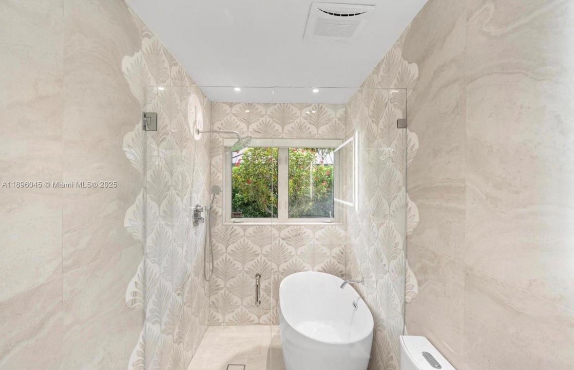 На продажу: $3,999,999 (4 спален, 4 ванн, 3592 Квадратных фут)