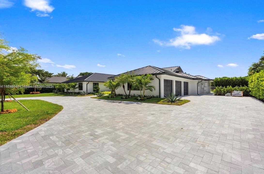 На продажу: $3,999,999 (4 спален, 4 ванн, 3592 Квадратных фут)