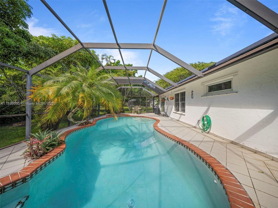 На продажу: $895,000 (3 спален, 2 ванн, 1653 Квадратных фут)