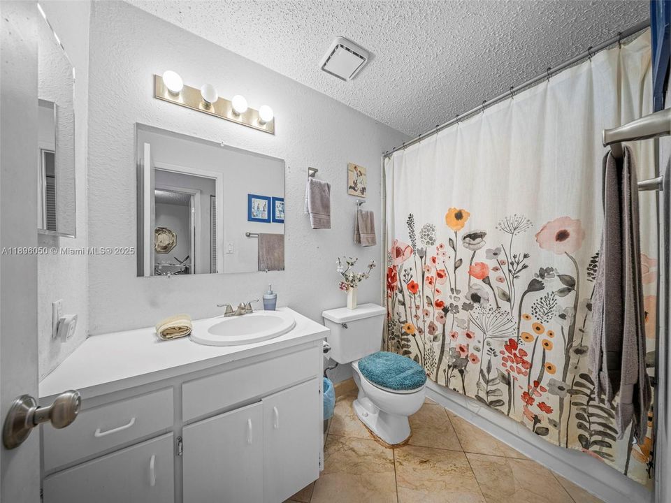 На продажу: $895,000 (3 спален, 2 ванн, 1653 Квадратных фут)