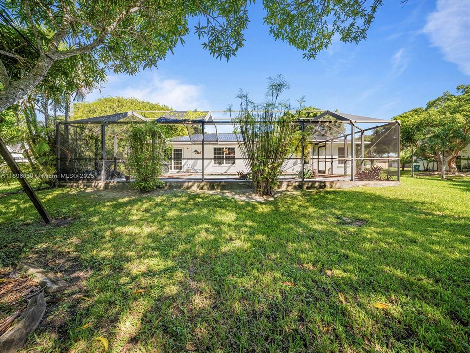 На продажу: $895,000 (3 спален, 2 ванн, 1653 Квадратных фут)