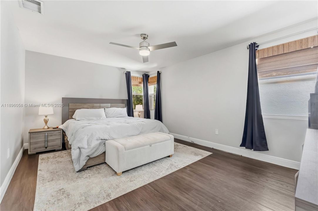 For Sale: $559,000 (3 beds, 2 baths, 1738 Square Feet)