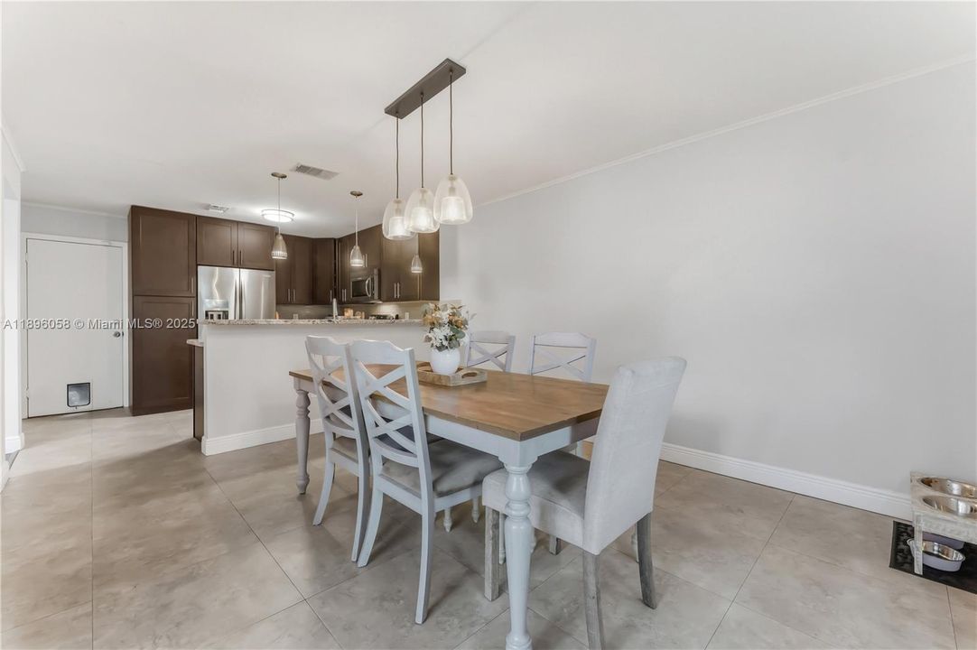 For Sale: $559,000 (3 beds, 2 baths, 1738 Square Feet)