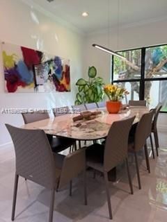 出租: $14,998 (6 贝兹, 5 浴室, 4331 平方英尺)