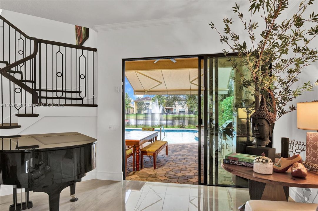 出租: $14,998 (6 贝兹, 5 浴室, 4331 平方英尺)