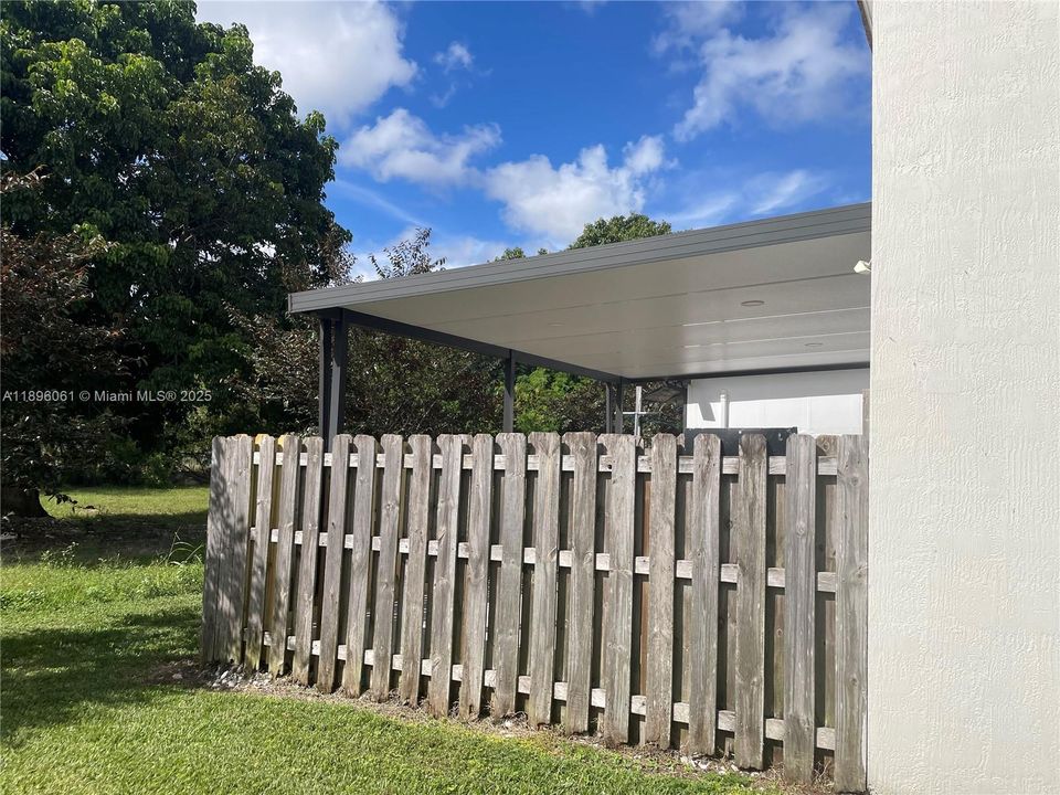 For Rent: $2,300 (3 beds, 2 baths, 1276 Square Feet)