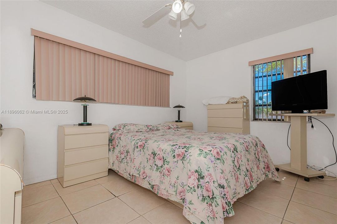 For Sale: $665,000 (5 beds, 2 baths, 1847 Square Feet)