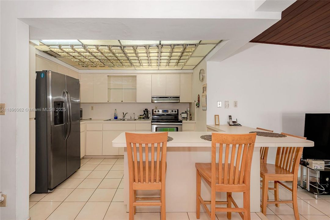 For Sale: $665,000 (5 beds, 2 baths, 1847 Square Feet)