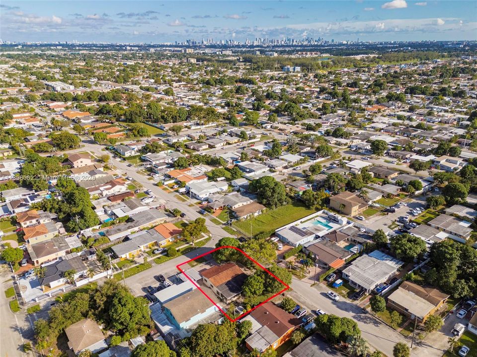 For Sale: $665,000 (5 beds, 2 baths, 1847 Square Feet)