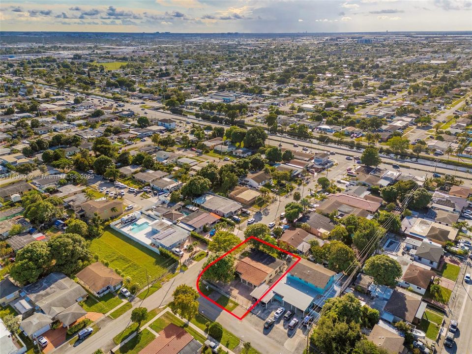 For Sale: $665,000 (5 beds, 2 baths, 1847 Square Feet)