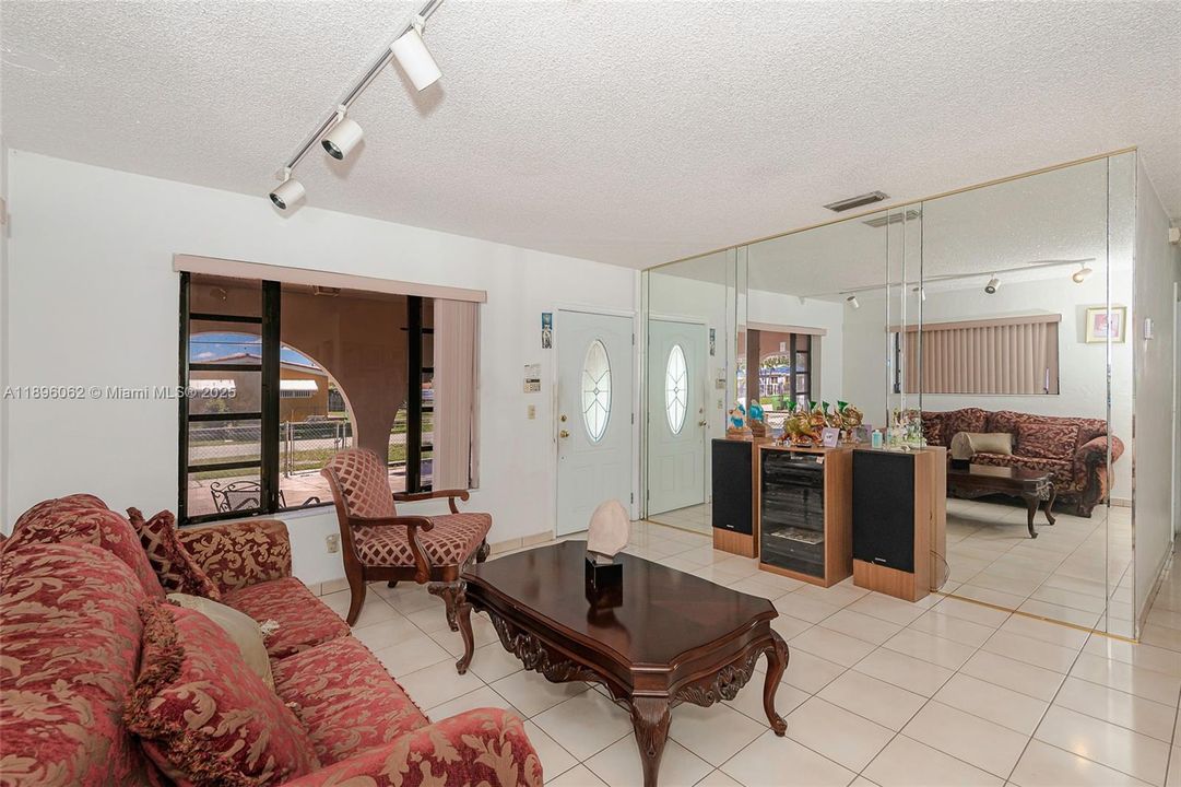 For Sale: $665,000 (5 beds, 2 baths, 1847 Square Feet)