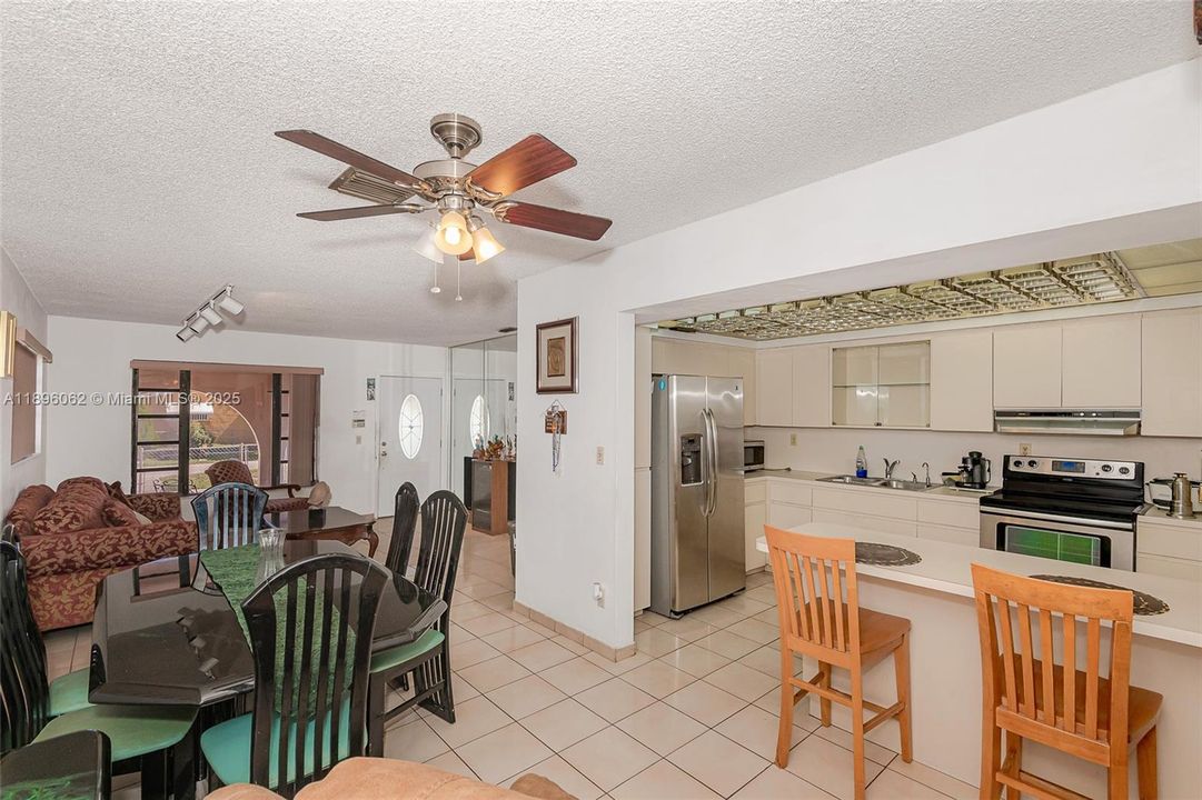 For Sale: $665,000 (5 beds, 2 baths, 1847 Square Feet)