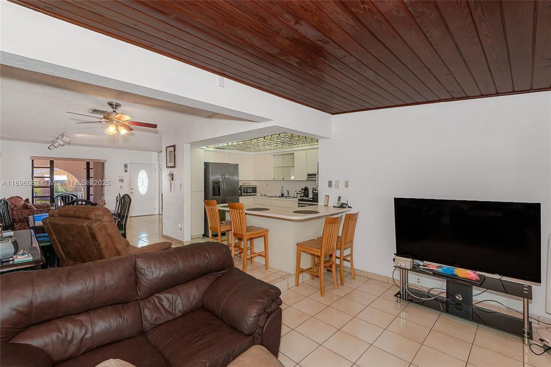 For Sale: $665,000 (5 beds, 2 baths, 1847 Square Feet)