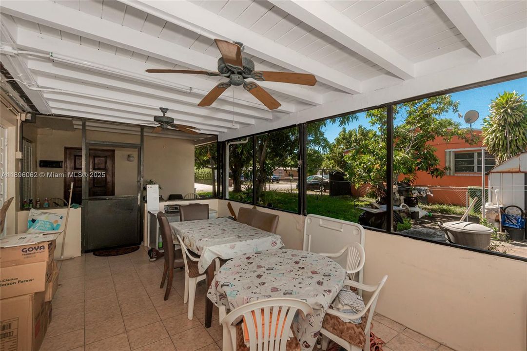 For Sale: $665,000 (5 beds, 2 baths, 1847 Square Feet)