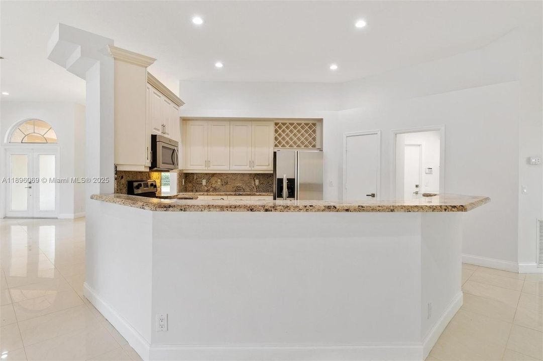 For Rent: $5,900 (4 beds, 2 baths, 2344 Square Feet)