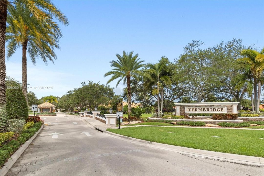 For Rent: $5,900 (4 beds, 2 baths, 2344 Square Feet)