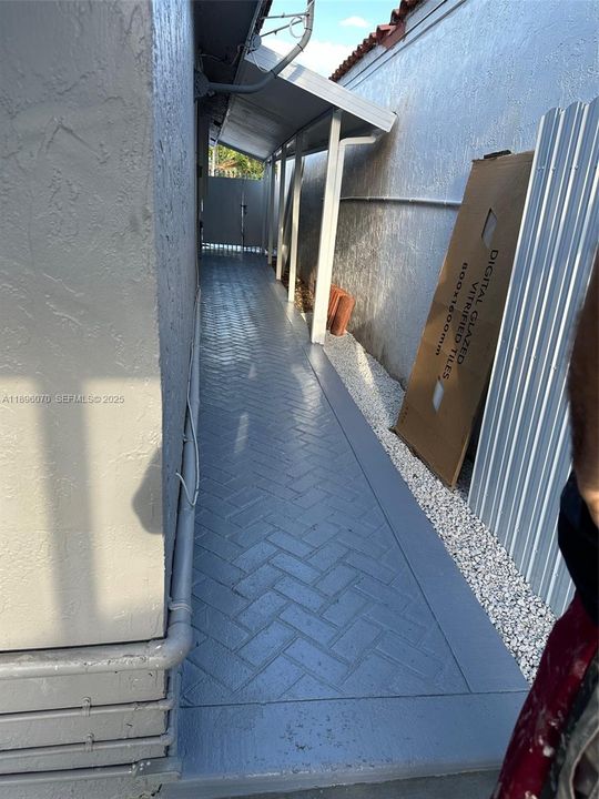 Active With Contract: $3,000 (3 beds, 2 baths, 1170 Square Feet)