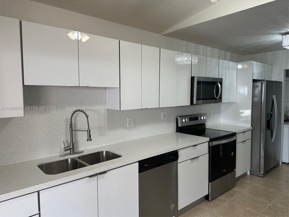 Active With Contract: $3,000 (3 beds, 2 baths, 1170 Square Feet)