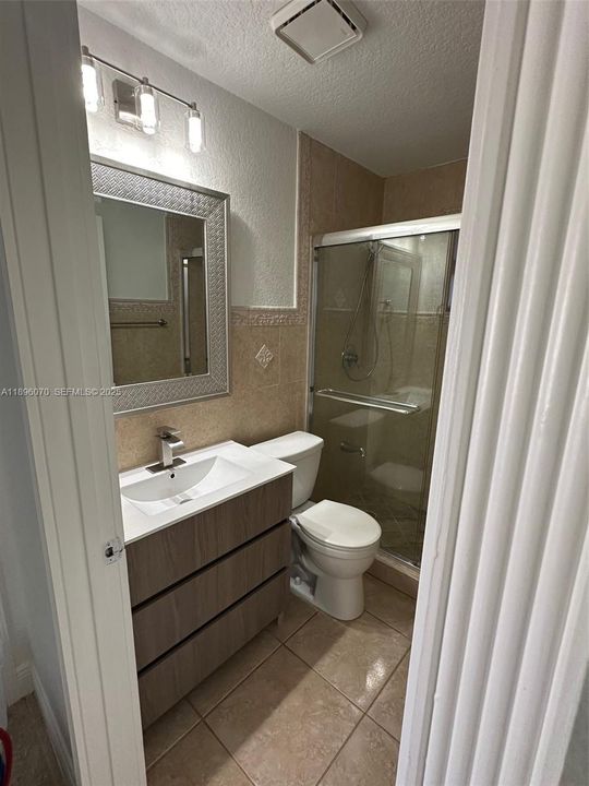 Active With Contract: $3,000 (3 beds, 2 baths, 1170 Square Feet)