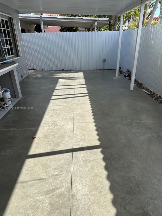 Active With Contract: $3,000 (3 beds, 2 baths, 1170 Square Feet)