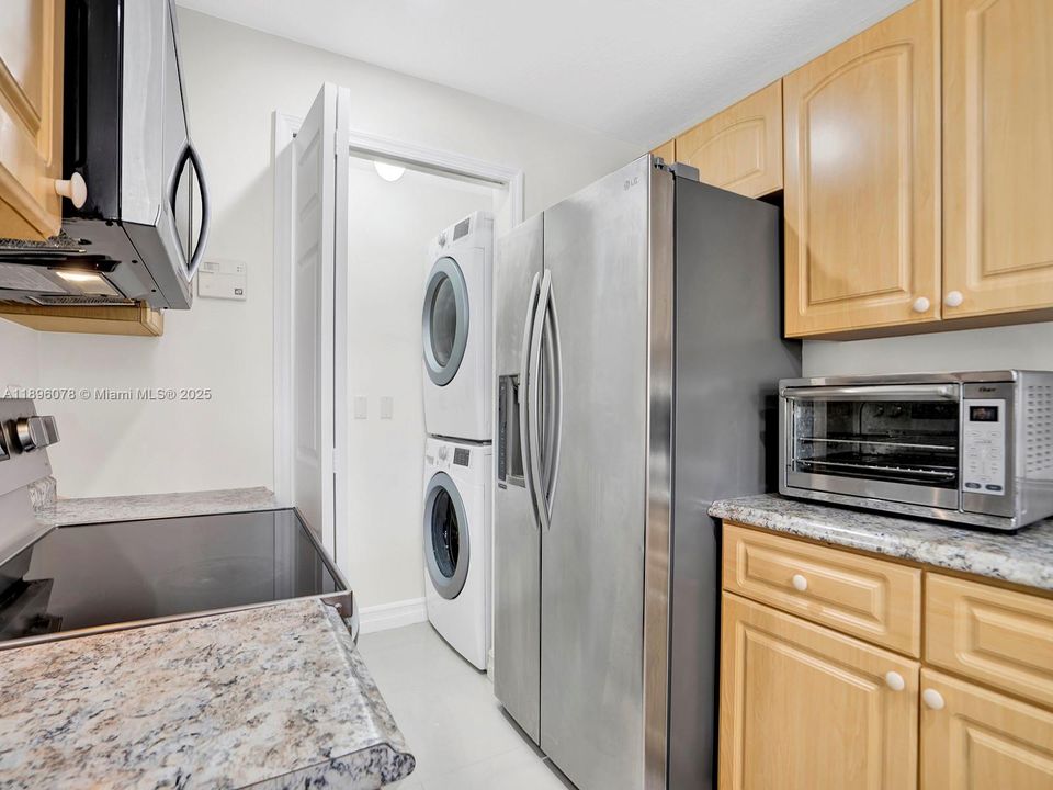 For Rent: $2,900 (3 beds, 2 baths, 1271 Square Feet)