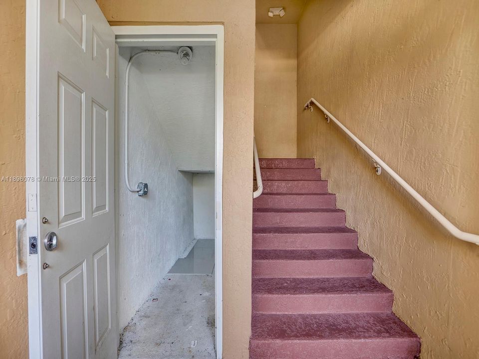 For Rent: $2,900 (3 beds, 2 baths, 1271 Square Feet)