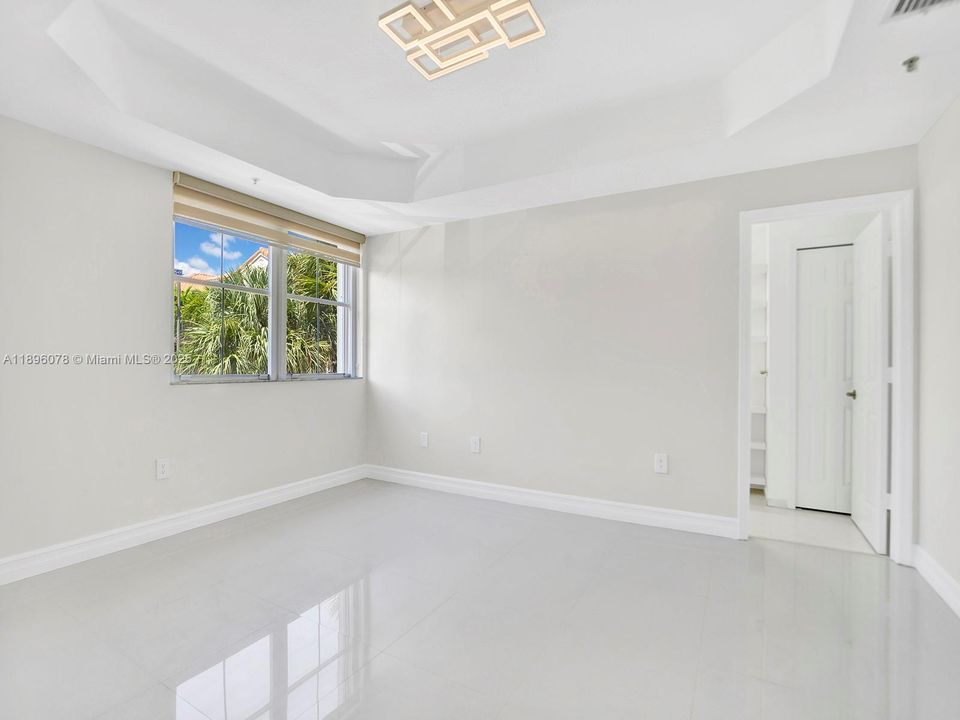 For Rent: $2,900 (3 beds, 2 baths, 1271 Square Feet)