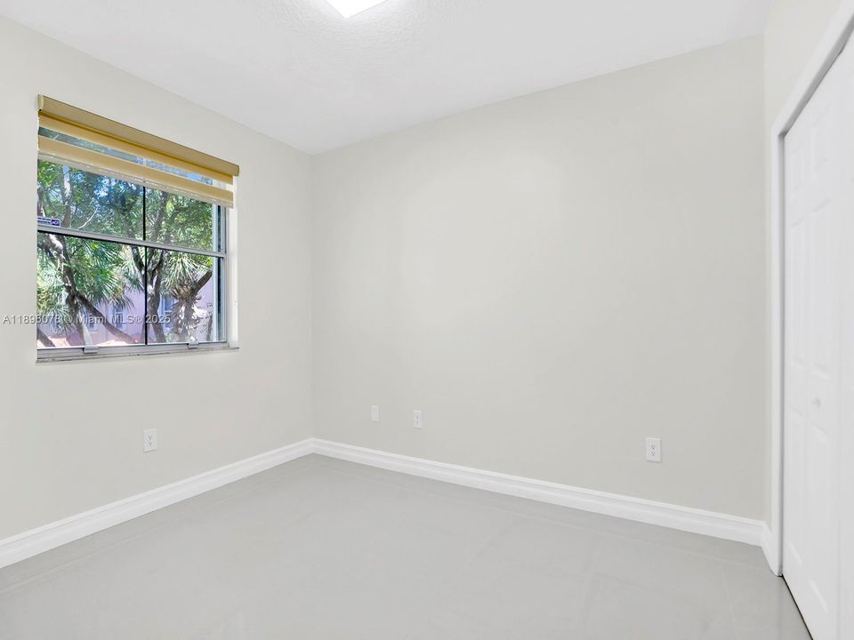 For Rent: $2,900 (3 beds, 2 baths, 1271 Square Feet)