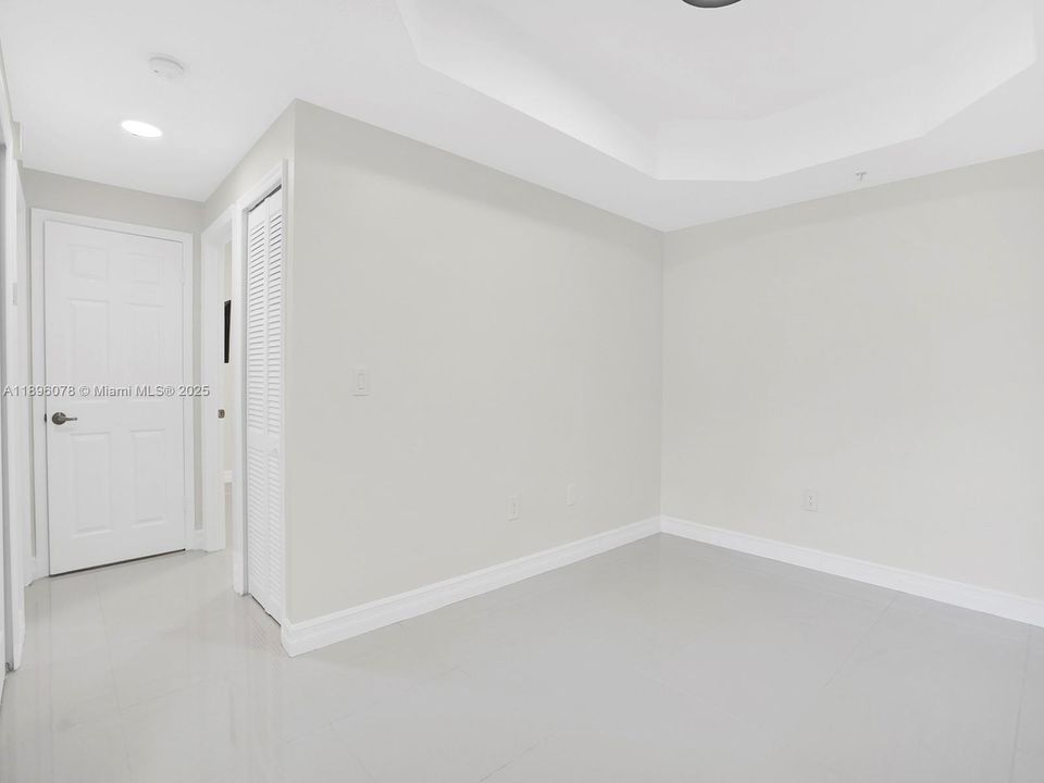 For Rent: $2,900 (3 beds, 2 baths, 1271 Square Feet)