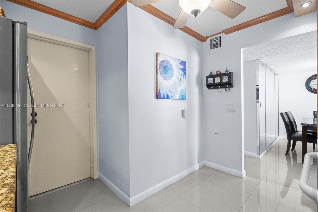 出租: $2,900 (2 贝兹, 2 浴室, 1100 平方英尺)