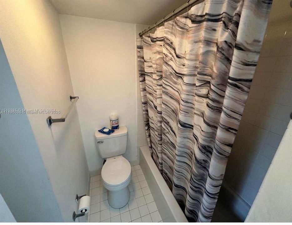 待售: $220,000 (2 贝兹, 2 浴室, 1040 平方英尺)